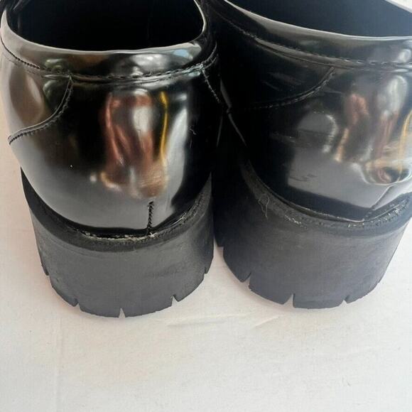 Guess Shoes Loafers Womens 8M Black Gold Tone Chain Lug Sole Chunky Platform - Picture 16 of 16